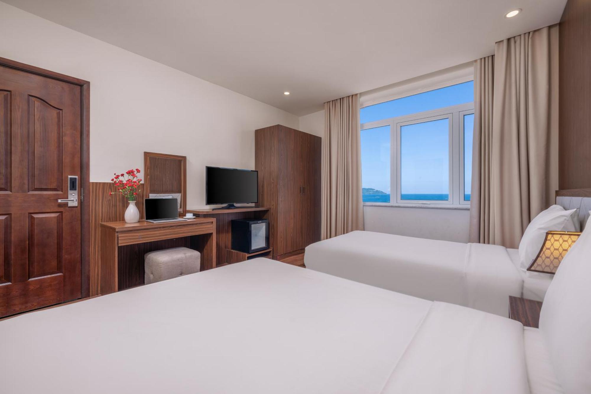 De Lamour Hotel Danang Exterior photo