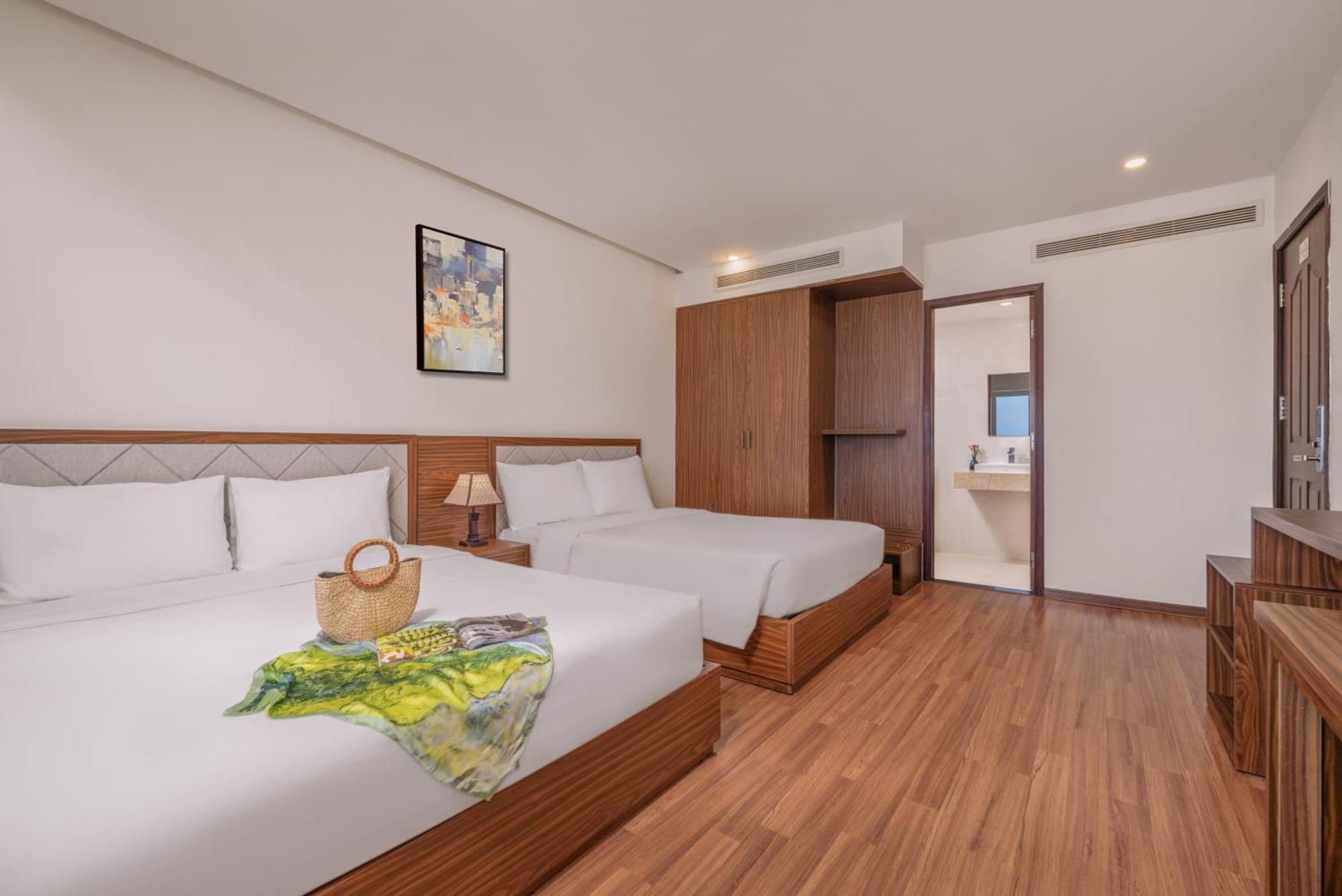 De Lamour Hotel Danang Exterior photo
