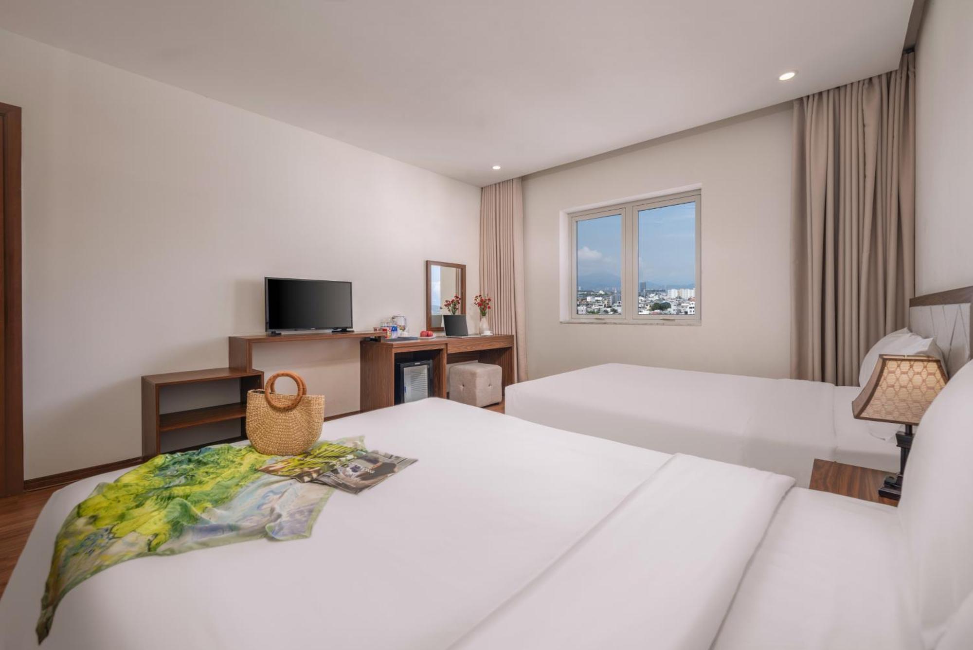 De Lamour Hotel Danang Exterior photo