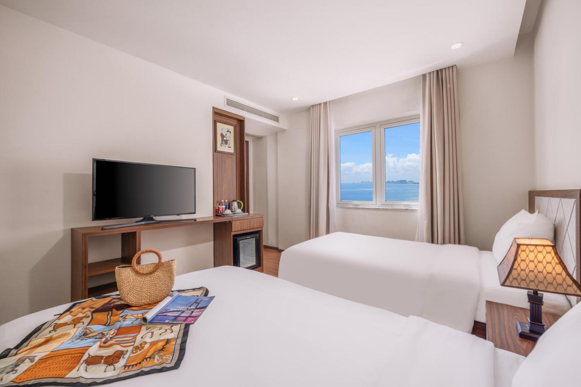 De Lamour Hotel Danang Exterior photo