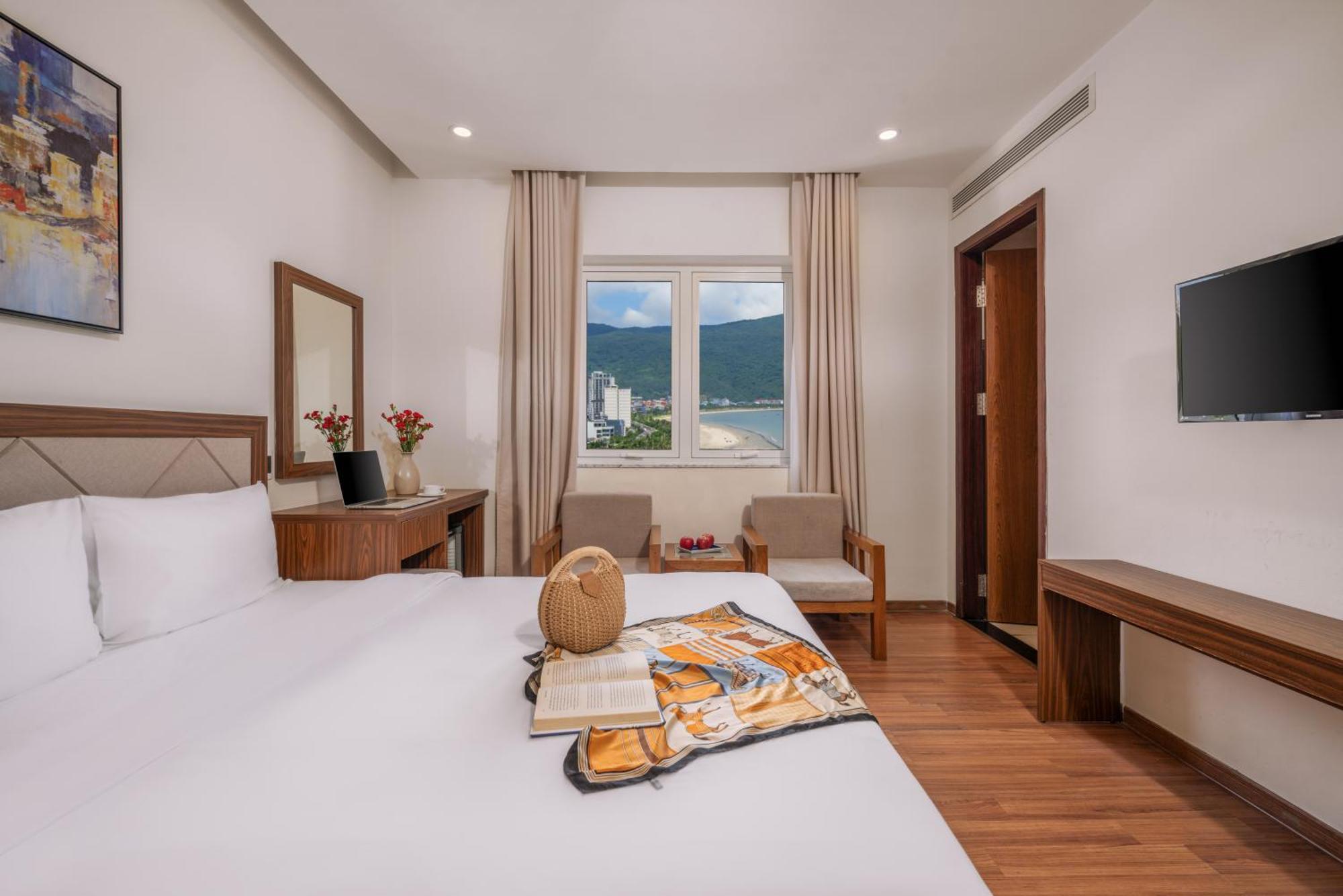 De Lamour Hotel Danang Exterior photo