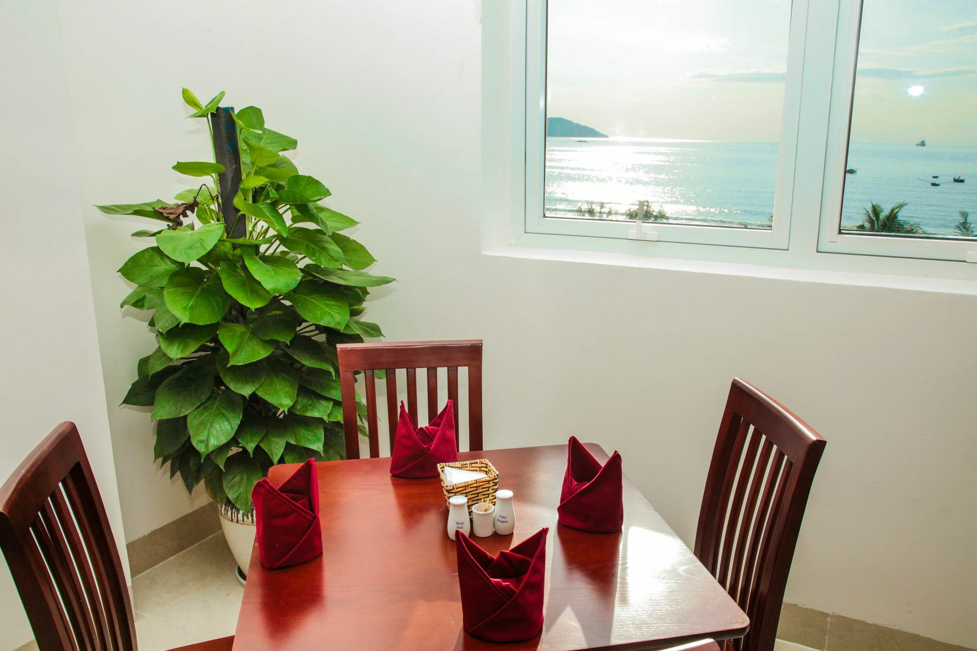 De Lamour Hotel Danang Exterior photo
