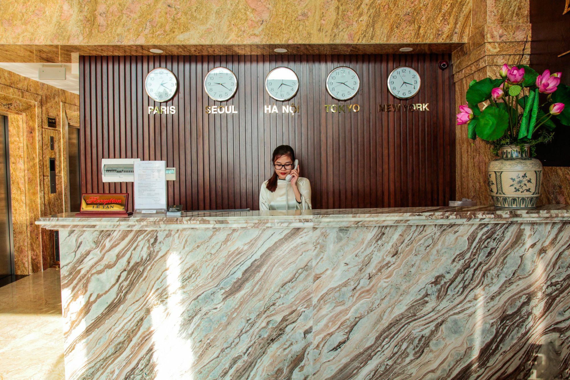 De Lamour Hotel Danang Exterior photo